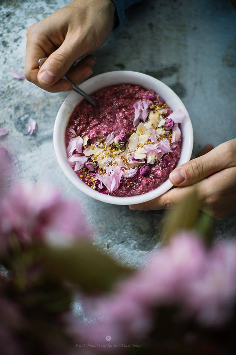 Freaking good overnight raspberry oatmeal